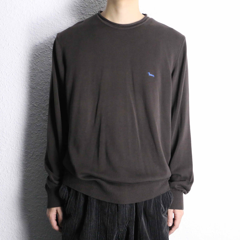 “woven dog” design brown cotton knit