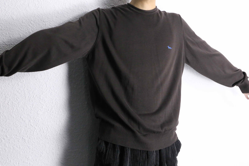 “woven dog” design brown cotton knit