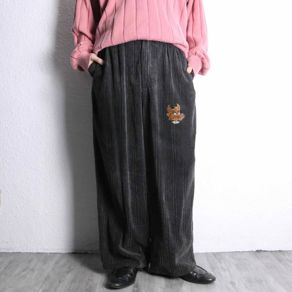 emb design wide straight corduroy pants.