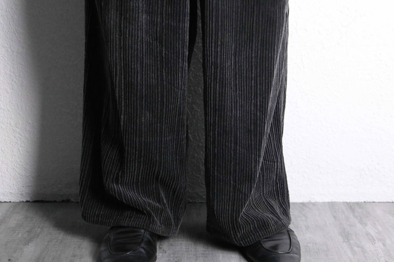 emb design wide straight corduroy pants.