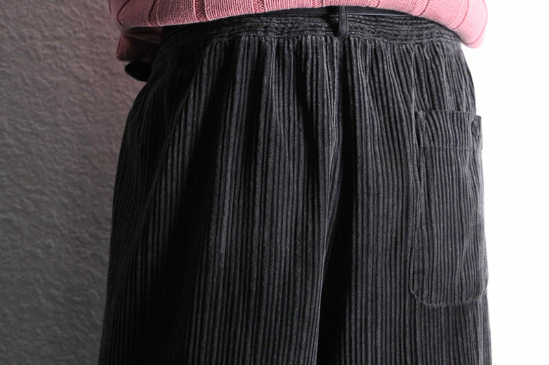 emb design wide straight corduroy pants.