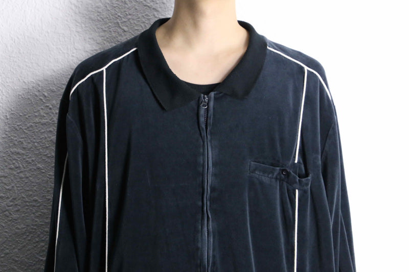 ”KING SIZE” white line over zip up velours shirts