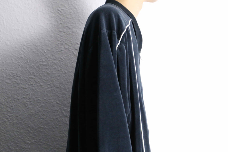 ”KING SIZE” white line over zip up velours shirts