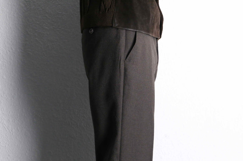 dark brown color twill no tuck slacks