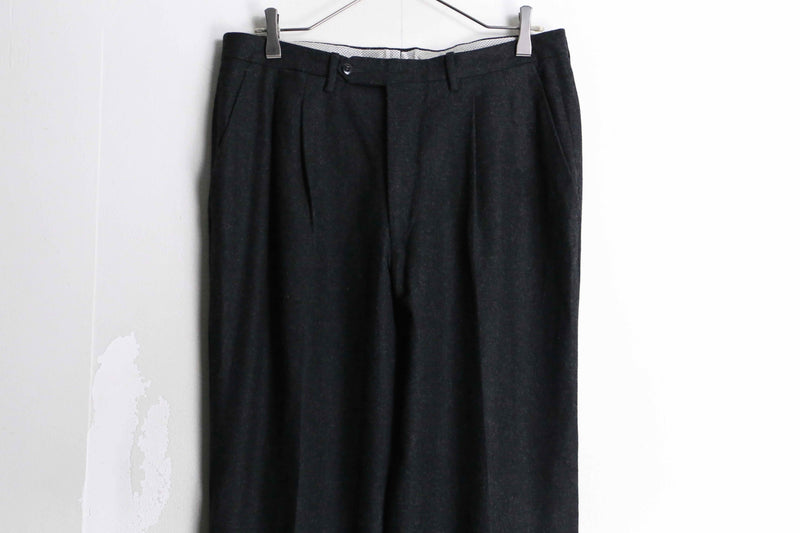 black color 2tuck slacks