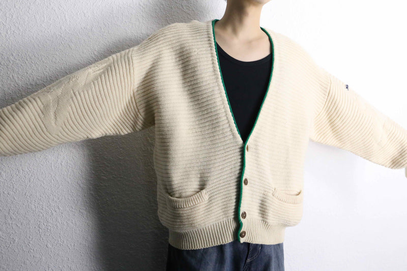 "HUGO BOSS" reindeer wool knit cardigan