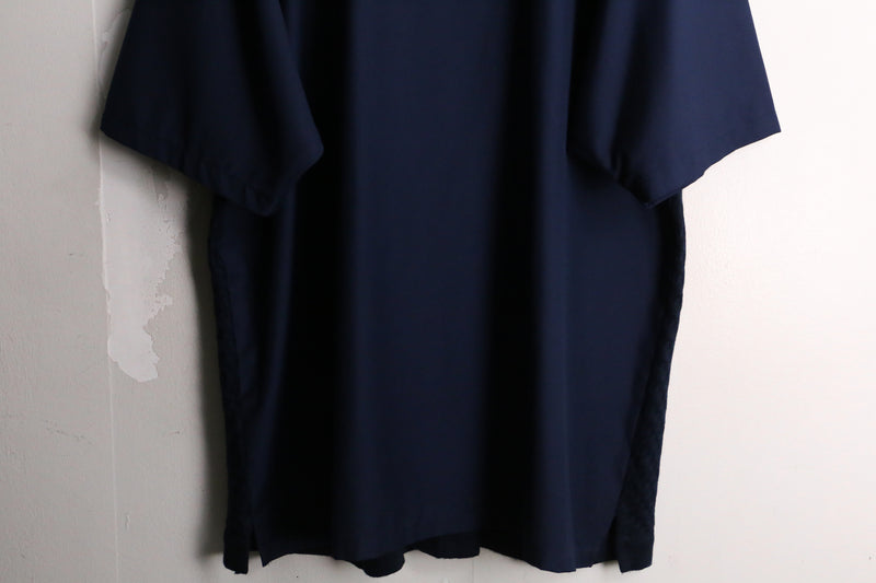 line design over size polo shirt