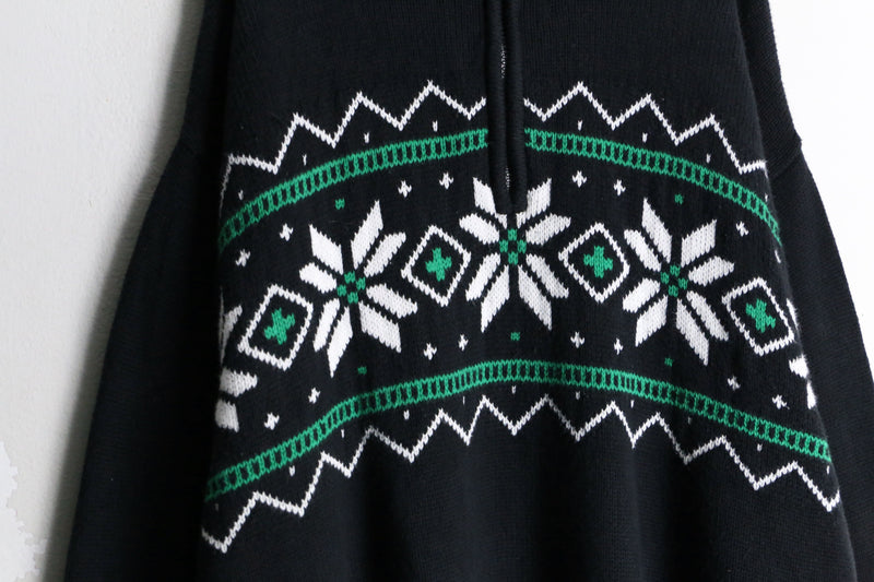 "CHAPS"  black nordic halfzip knit