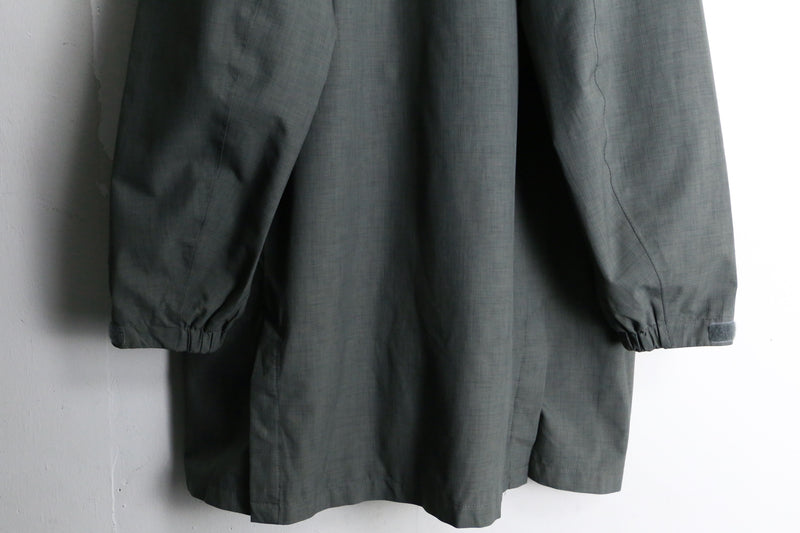 "Eddie Bauer" glay color nylon long coat