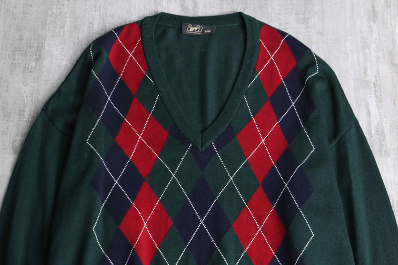 green base argyle check V-neck knit