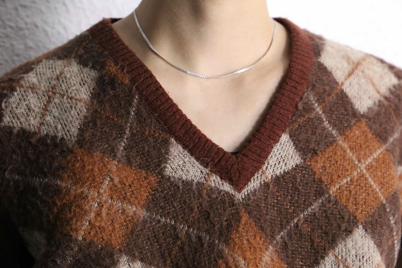 warm color argyle check knit