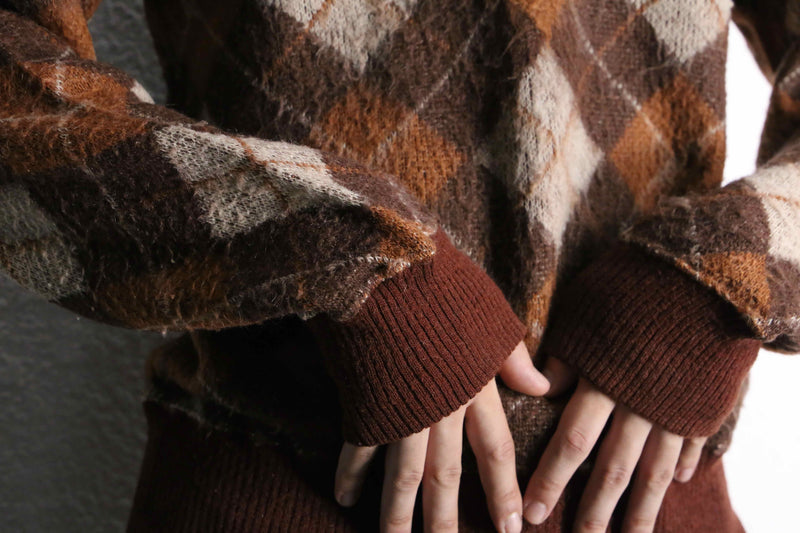 warm color argyle check knit