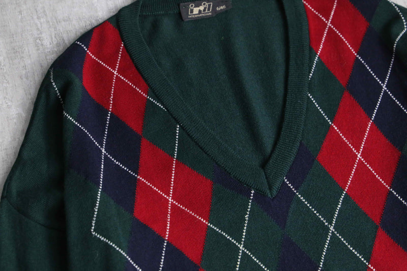 green base argyle check V-neck knit
