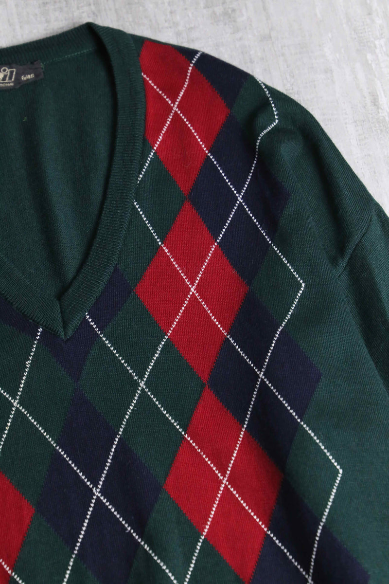 green base argyle check V-neck knit