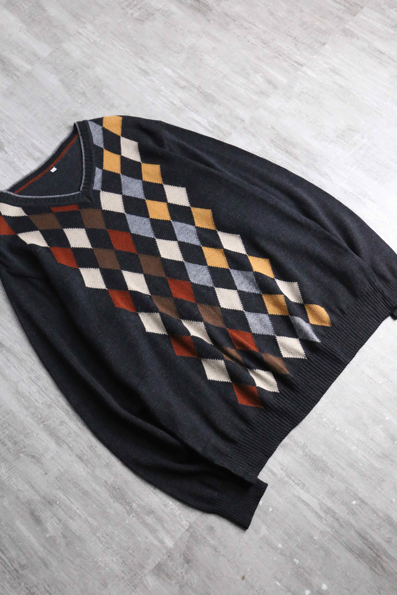 charcoal gray argyle check V-neck knit