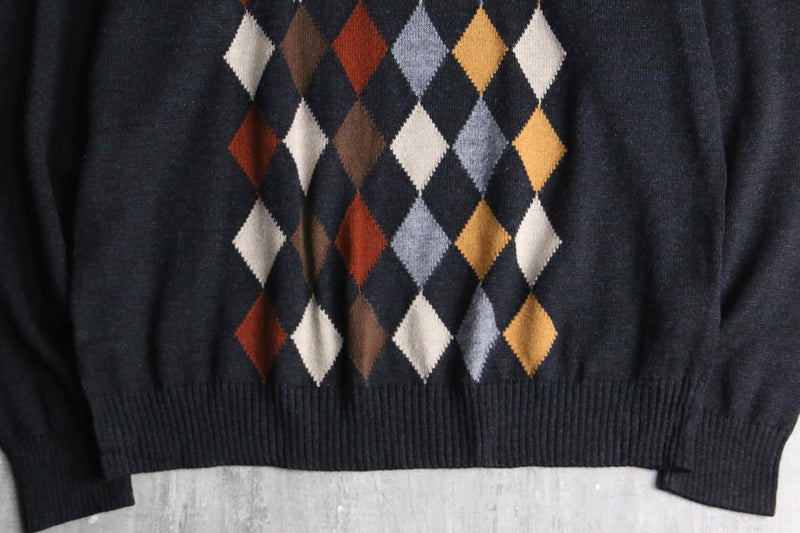 charcoal gray argyle check V-neck knit