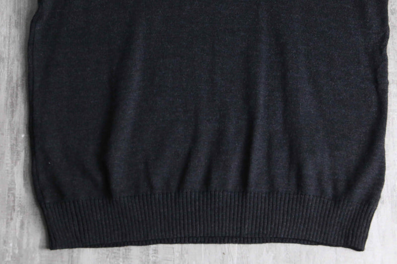 charcoal gray argyle check V-neck knit