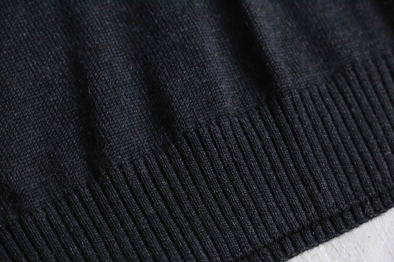 charcoal gray argyle check V-neck knit