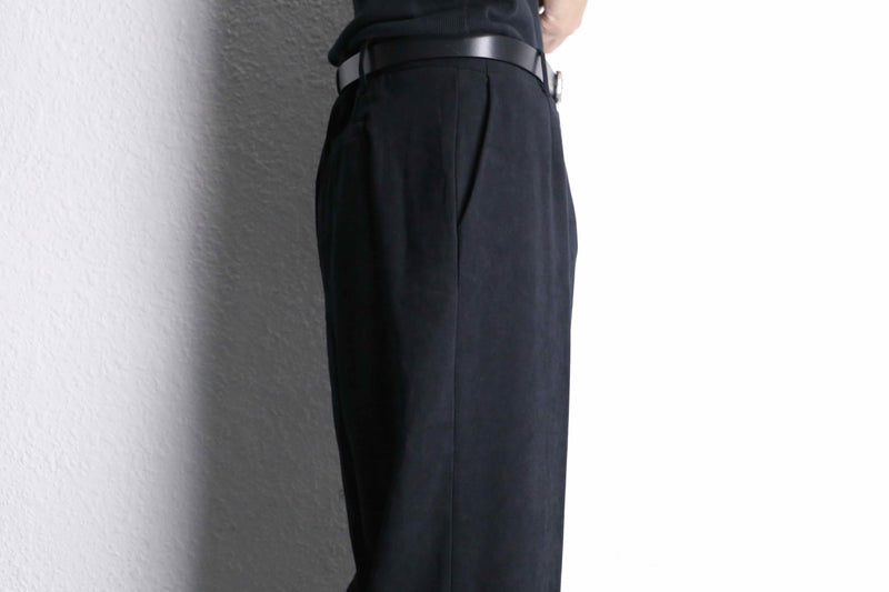 smooth fabric black wide straight slacks