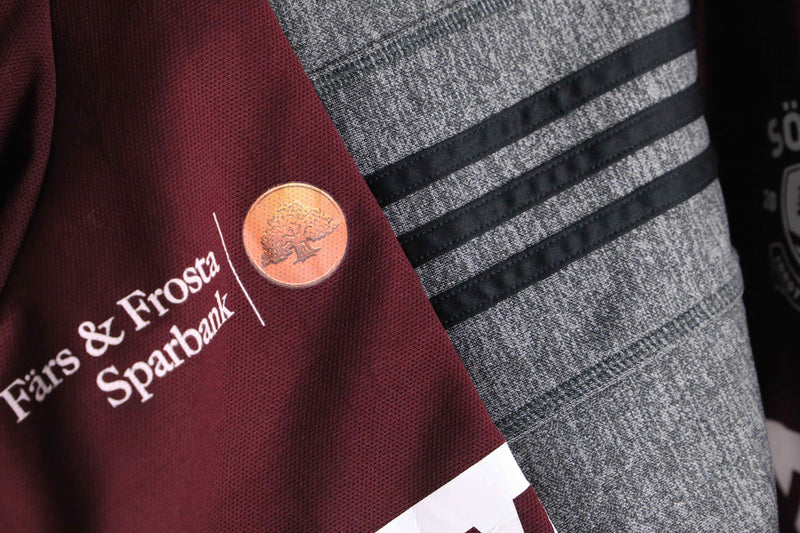 "Re:make" random track jacket