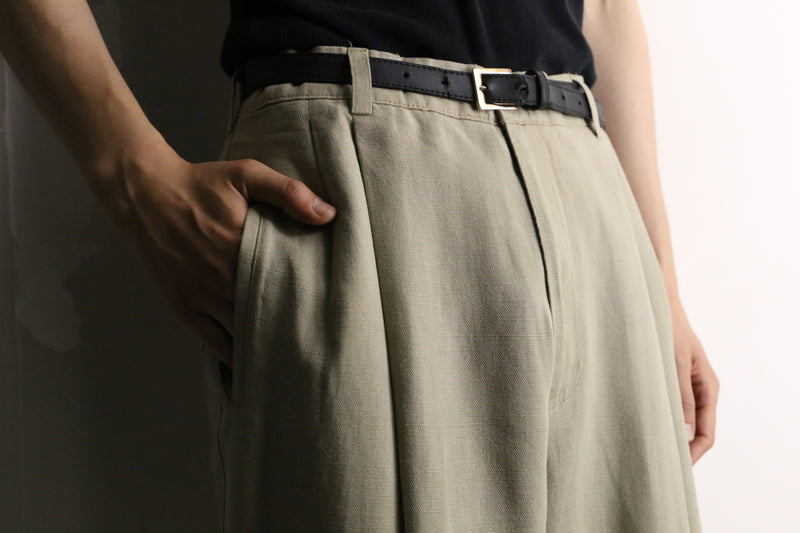beige color 2 tack design tapered pants