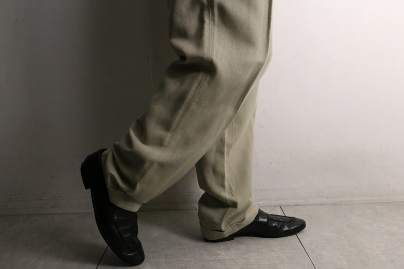 beige color 2 tack design tapered pants