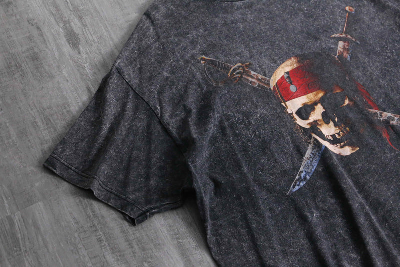 2000s Pirates Of The Caribbean tee "Curse Of The Black Pearl"