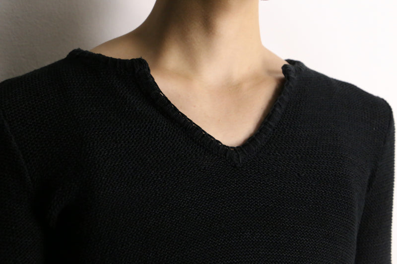V neck low gauge mesh knit