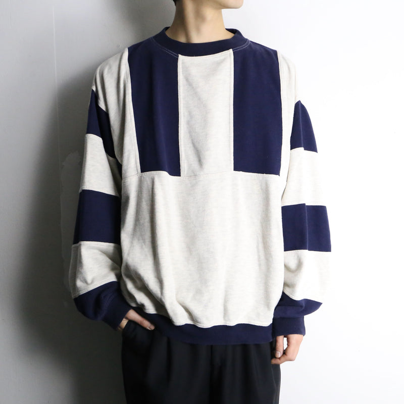 white × navy bi-color sweat