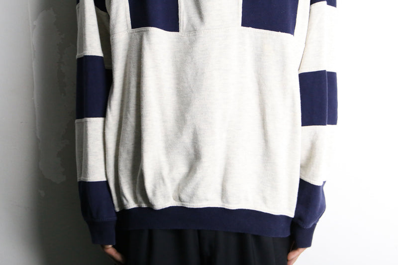 white × navy bi-color sweat