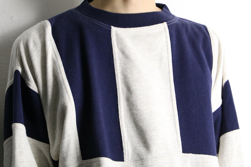 white × navy bi-color sweat