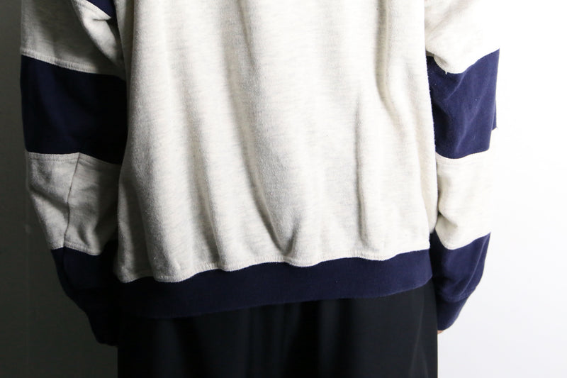 white × navy bi-color sweat