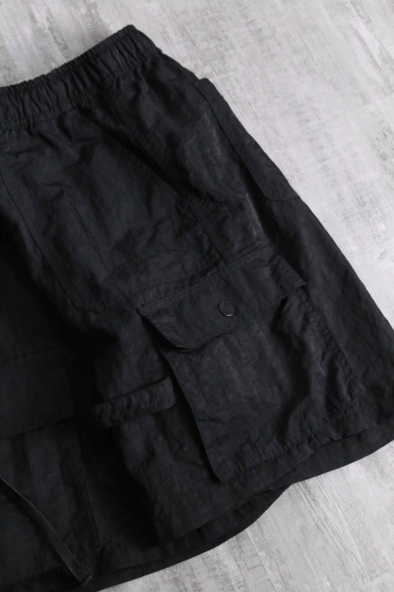 black nylon cargo short pants
