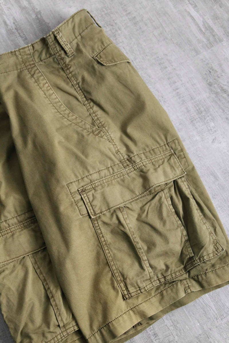 "GAP KHAKIS" khaki cargo short pants