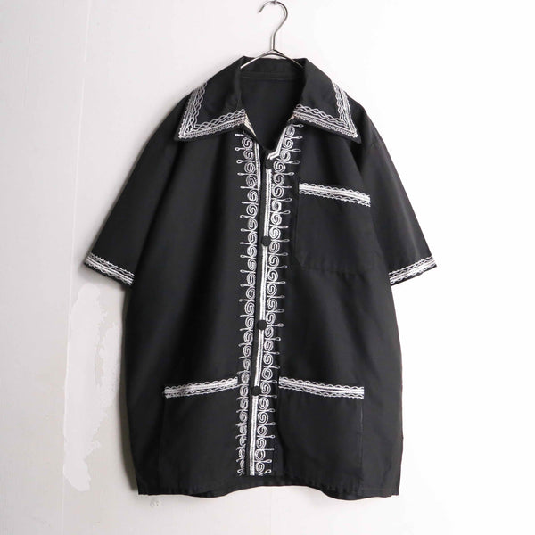 monotone color ethnic stitch design s/s shirt