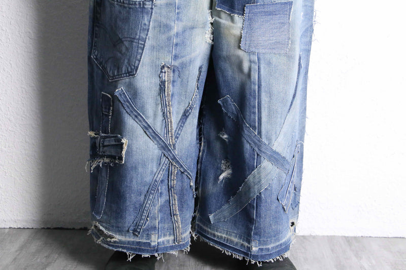・“Re:make” damage design wide straight denim