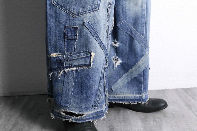 ・“Re:make” damage design wide straight denim