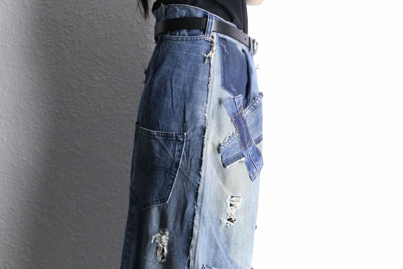 ・“Re:make” damage design wide straight denim