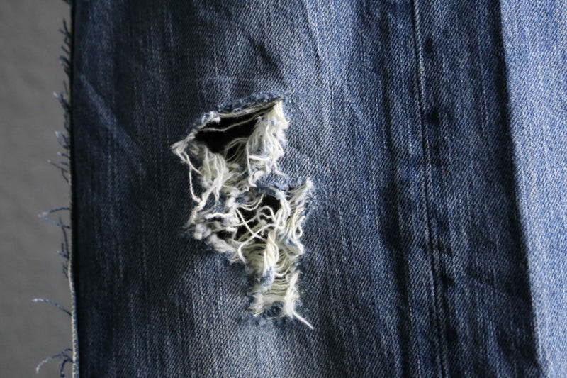 ・“Re:make” damage design wide straight denim