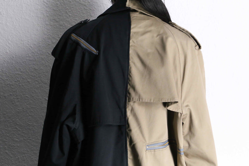 “Re:make” beige × black zip trench coat