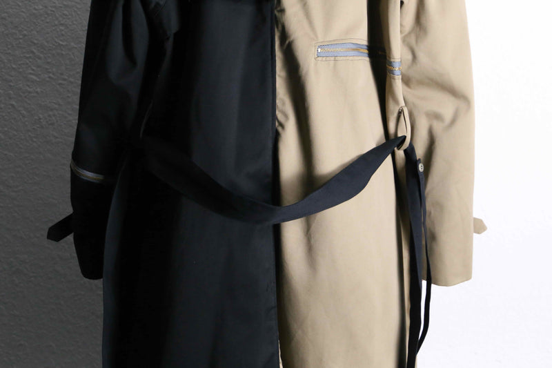 “Re:make” beige × black zip trench coat