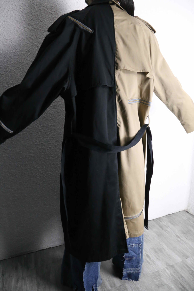 “Re:make” beige × black zip trench coat