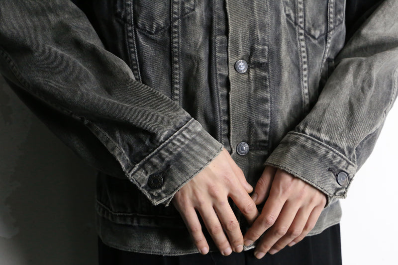 "Levi's" gray color denim tracker jacket