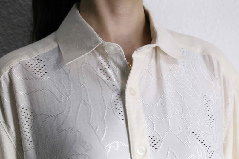 white geometry embroidery pattern linen S/S shirt
