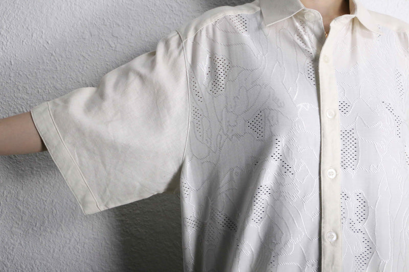 white geometry embroidery pattern linen S/S shirt