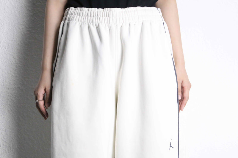 "JORDAN" white line design wide sweat pants
