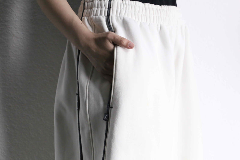 "JORDAN" white line design wide sweat pants