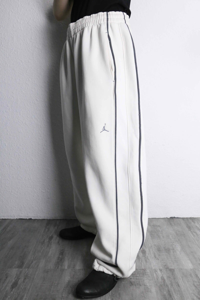 "JORDAN" white line design wide sweat pants