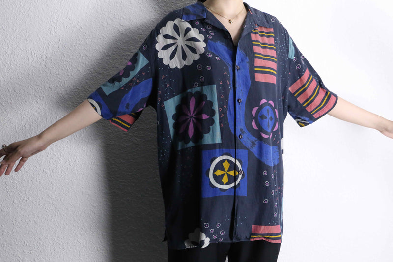“PERRY ELLIS” mulch pattern silk s/s shirt