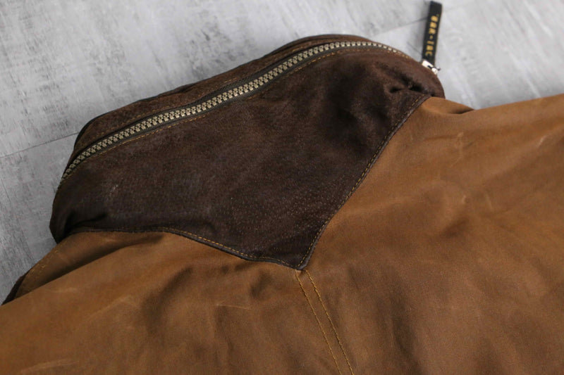 suede switched oiled cotton jacket